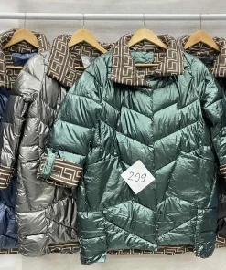 Kurtki Damskie,size m-2xl,Paczka 4szt ,1 kolor