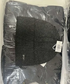 Czapki MĘSKA,paczka 12szt,mix kolor