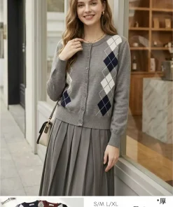 Swetry damskie ,size s/m-l/xl,Paczka 8szt ,mix kolor