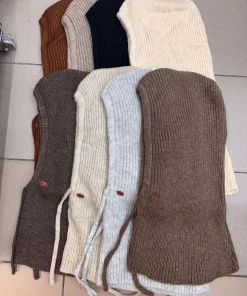 Czapki Damskie,paczka 12szt,mix kolor