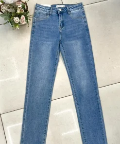 Jeansy Damskie,size 36-42,Paczka 10szt,1kolor