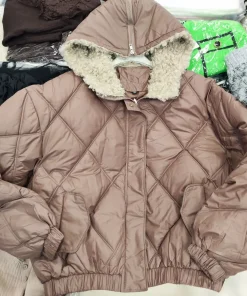Kurtki Damskie,size m-3xl,paczka 5szt,1kolor