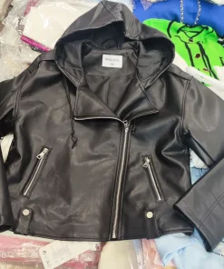 Kurtki skórzane Damskie,size s-xl,paczka 8szt,1kolor