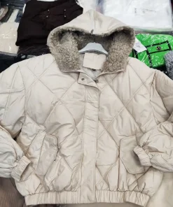 Kurtki Damskie,size m-3xl,paczka 5szt,1kolor