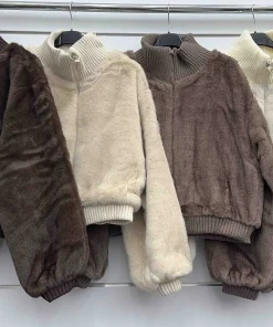 Kurtki Damskie WŁOSKA,Size uni,paczka 6szt, mix kolor