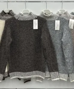 Swetry DAMSKI ,size uni,Paczka 6szt,mix kolor
